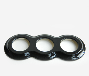 Porcelāna trīskāršā kvadrātveida rāmis Ida, melns Porcelāna trīskāršā kvadrātveida rāmis Ida, melns