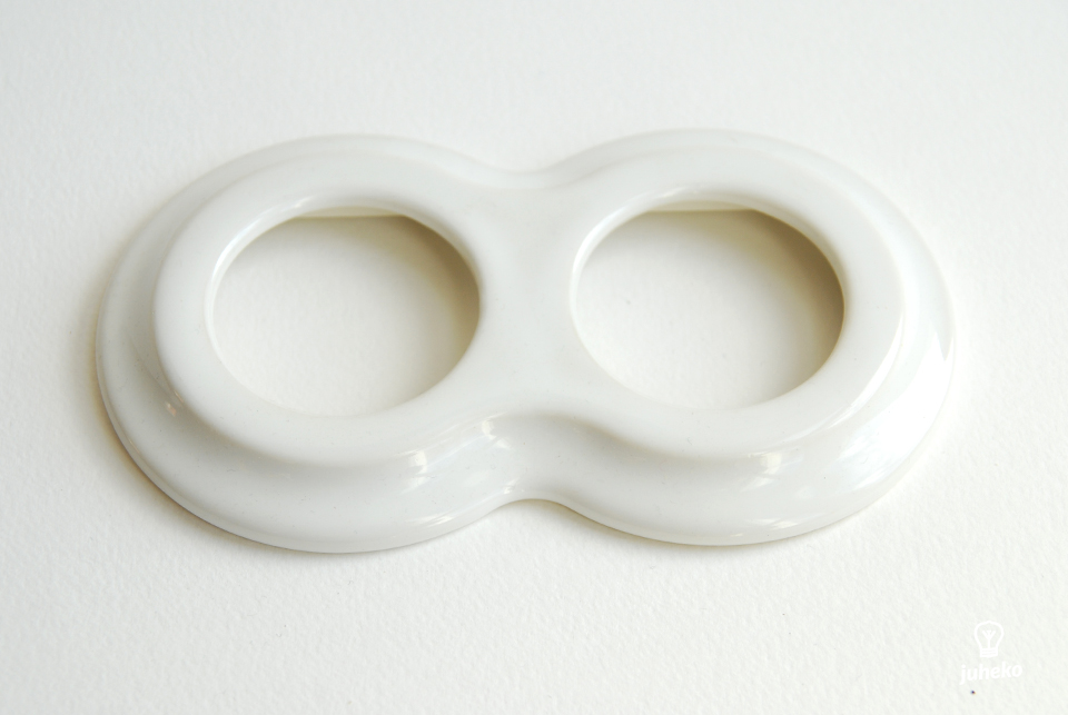 Posliininen kaksoiskehys IDA, valkoinen Posliininen kaksoiskehys IDA, valkoinen