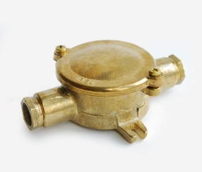 Žalvarinė jungiamoji dėžutė Marine 2, IP54 Žalvarinė jungiamoji dėžutė Marine 2, IP54