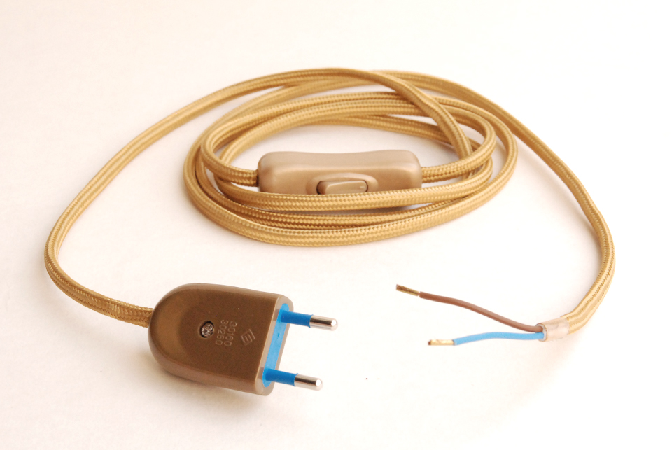 Cord set with inline switch and plug, golden