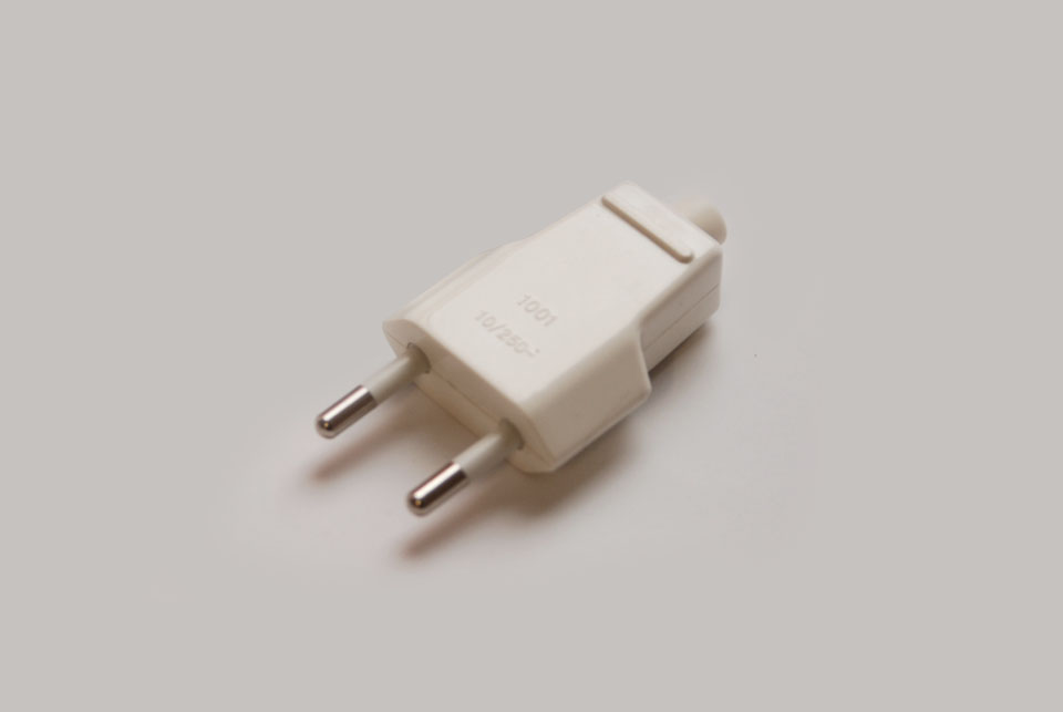 Plug unearthed, white